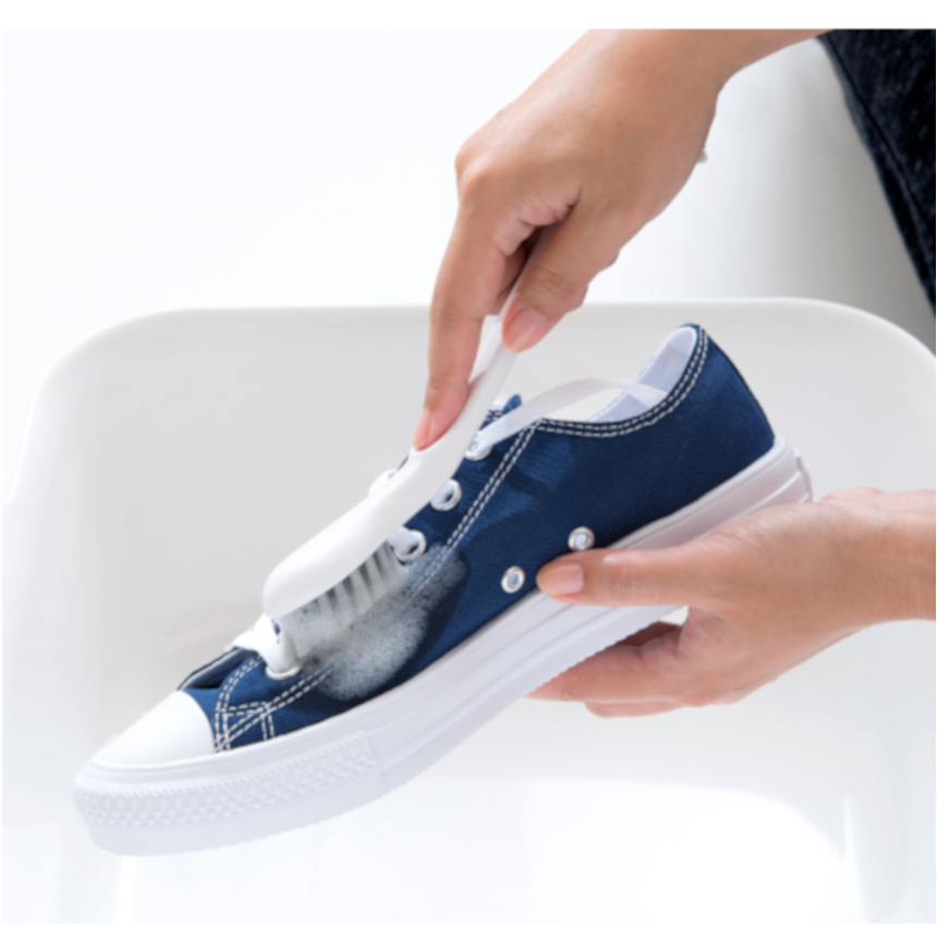 〔200個セット〕 ランドリーウオッシュ フットシューズブラシ オレンジ 84611 （シューズブラシ） 200個セット ランドリーウオッシュ フットシューズブラシ オレンジ